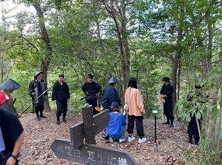 「伊賀越えVR（甘南備山編）」の甘南備山で撮影する風景