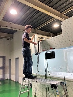 外側の接合部を綺麗に整えます
